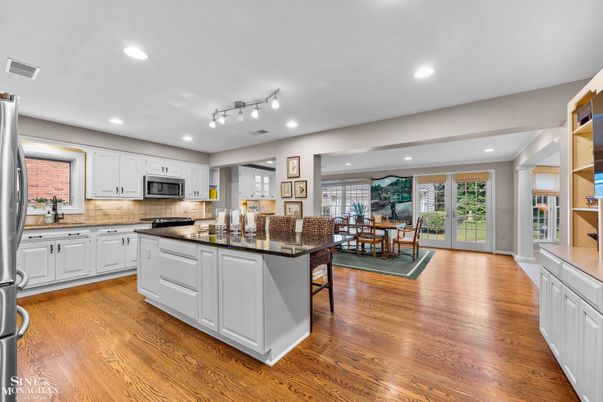 Dining room, Interior, Kitchen, Recessed Lighting, Wood Texture Flooring
