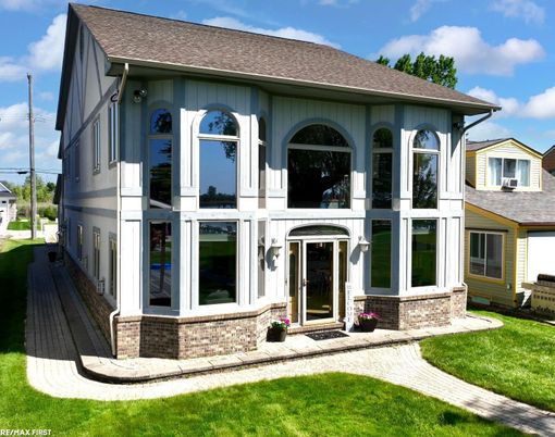 Exterior, Facade, French Provincial