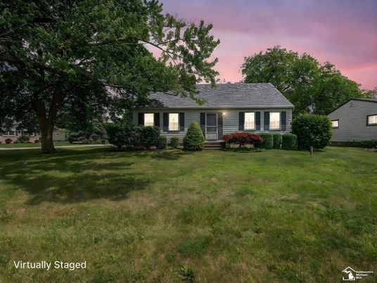 Backyard, Exterior, Facade, Ranch