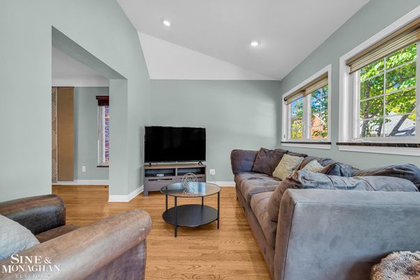 Interior, Living room, Recessed Lighting, Wood Texture Flooring
