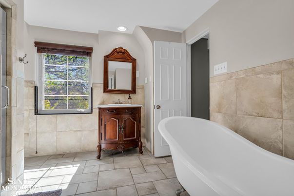 Bathroom, Free Standing Baths, Interior, Recessed Lighting