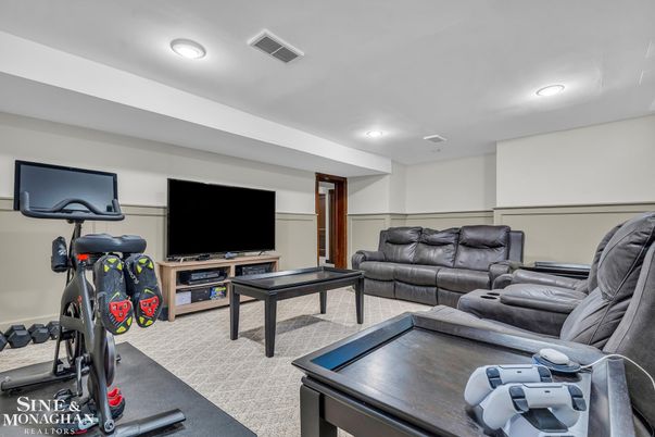 Home Theatre Room, Fitness Equipment, Game Room, Interior, Living room, Recessed Lighting
