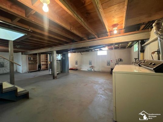 Interior, Washer, Wooden Beams, Wooden Ceilings
