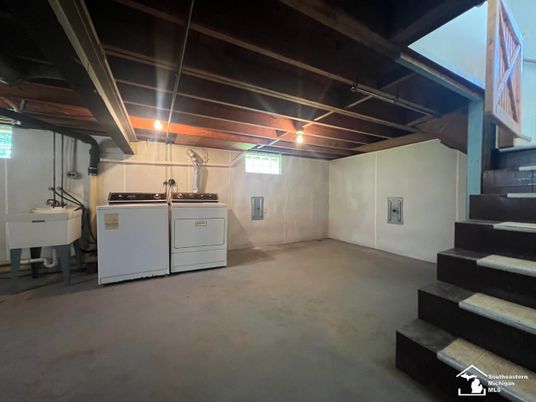 Interior, Washer