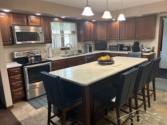Interior, Kitchen, Pendant Lights, Recessed Lighting, Stainless Steel Appliances