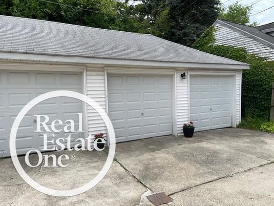 Detached Garage, Exterior