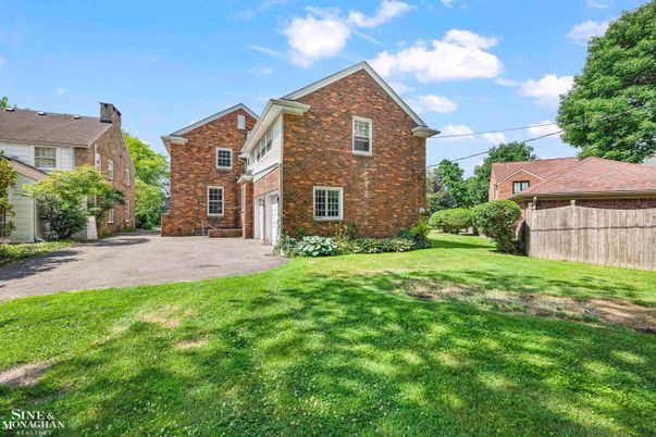 Backyard, Exterior, Facade, Brick Facade, Brick Traditional