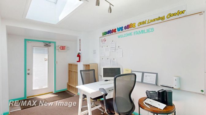 Home Office, Interior