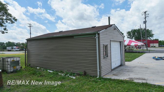 Detached Garage, Exterior