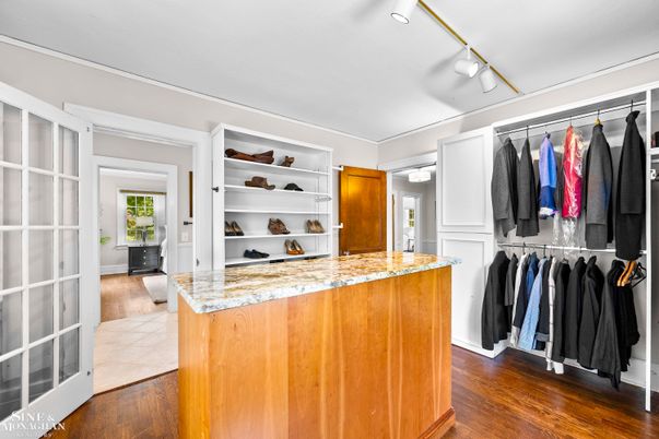 Interior, Walk-in Closets, Wood Texture Flooring