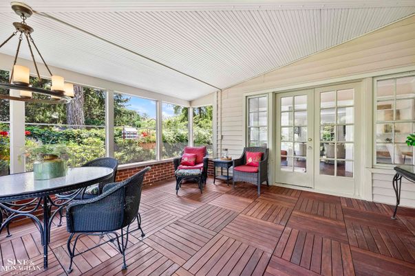 Interior, Pendant Lights, Sun Room, Wood Texture Flooring