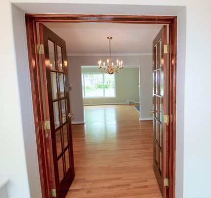 Chandelier, Interior, Wood Texture Flooring