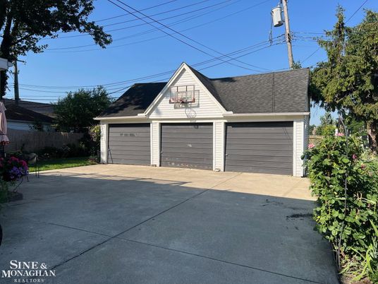 Detached Garage, Exterior