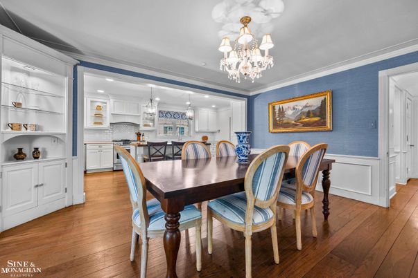 Chandelier, Dining room, Interior, Kitchen, Pendant Lights, Recessed Lighting, Wood Texture Flooring