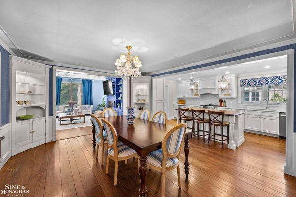 Chandelier, Dining room, Interior, Kitchen, Pendant Lights, Recessed Lighting, Wood Texture Flooring