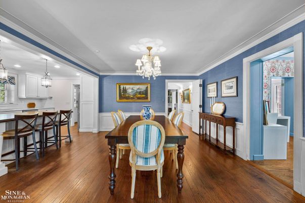 Chandelier, Dining room, Interior, Kitchen, Pendant Lights, Recessed Lighting, Wood Texture Flooring