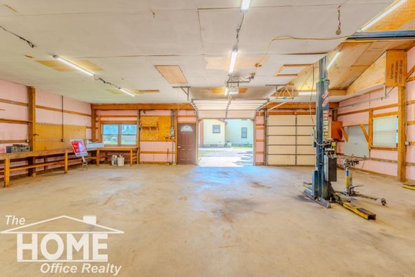 Garage, Interior