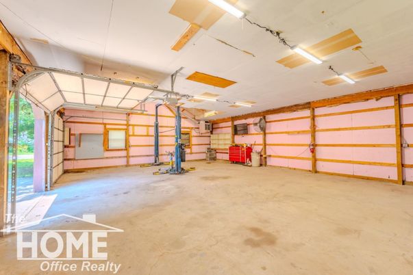 Garage, Interior
