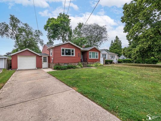 Backyard, Detached Garage, Exterior, Facade, Split Level