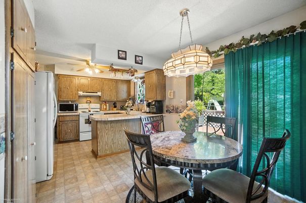 Chandelier, Dining room, Interior, Kitchen, Pendant Lights