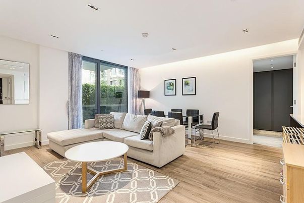Dining room, Interior, Living room, Recessed Lighting, Wood Texture Flooring
