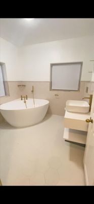 Bathroom, Dual Sink Vanities, Free Standing Baths, Interior