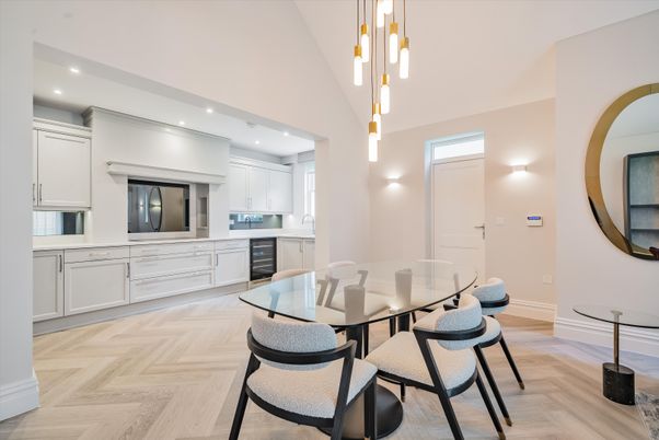 Dining room, Interior, Kitchen, Pendant Lights, Recessed Lighting, Wood Texture Flooring