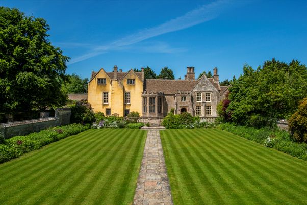 Backyard, Exterior, Facade, French Provincial