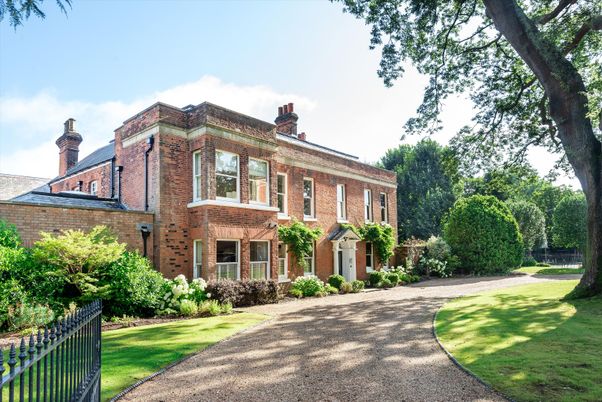 Backyard, Exterior, Facade, Brick Facade, Georgian