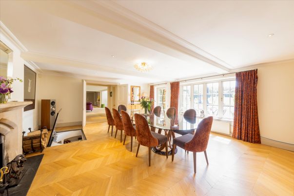 Dining room, Fireplace, Interior, Recessed Lighting, Wood Texture Flooring
