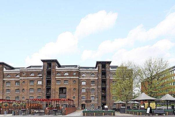 Exterior, Facade, Condo Building