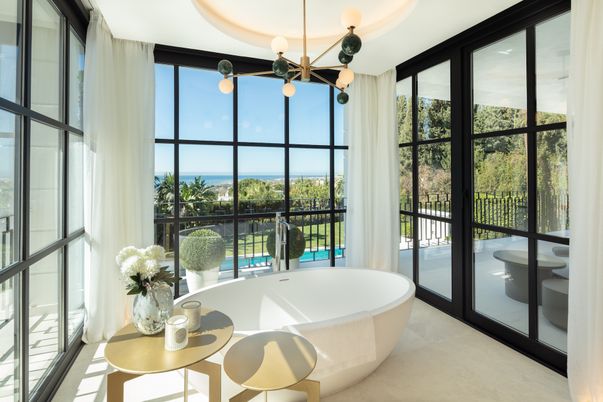 Bathroom, Free Standing Baths, Interior, Pendant Lights, Water