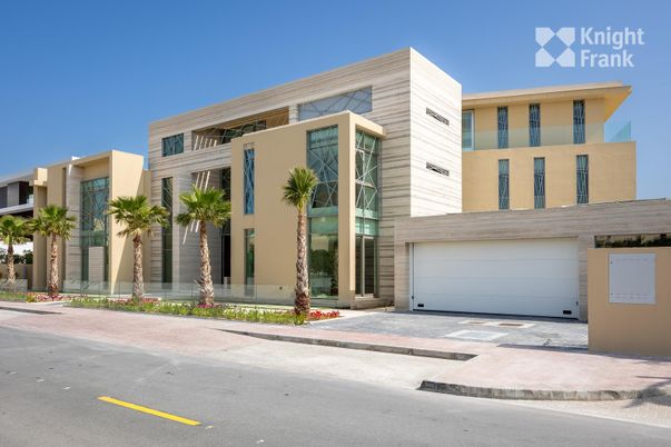 Attached, Exterior, Facade, Modern