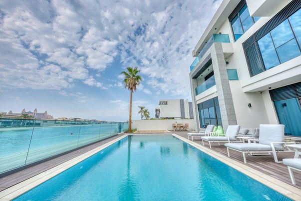 Exterior, Pool, Water