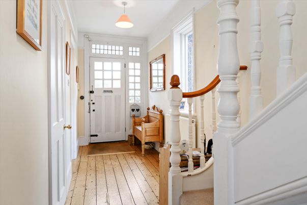 Interior, Pendant Lights, Wood Texture Flooring