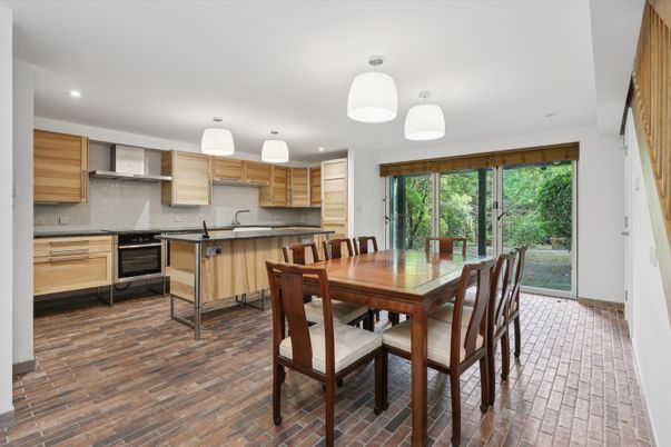 Dining room, Interior, Kitchen, Pendant Lights, Recessed Lighting, Stainless Steel Appliances