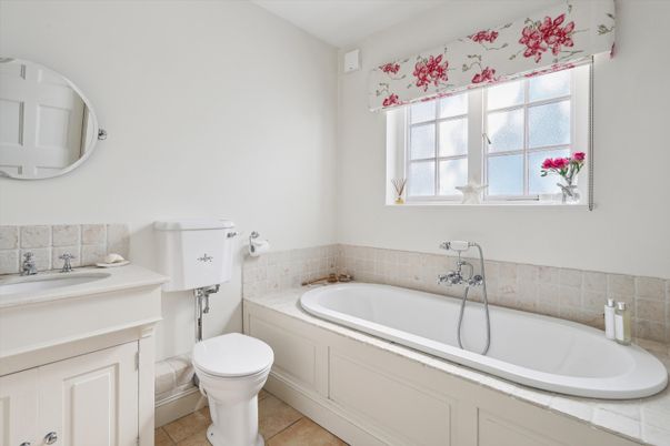 Bathroom, Interior, Tile Countertops