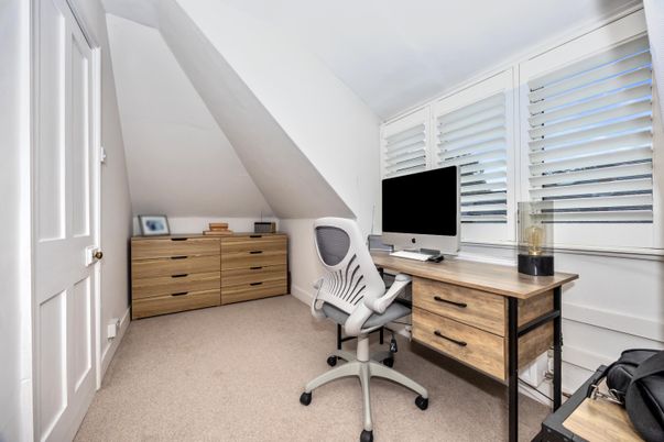 Home Office, Interior
