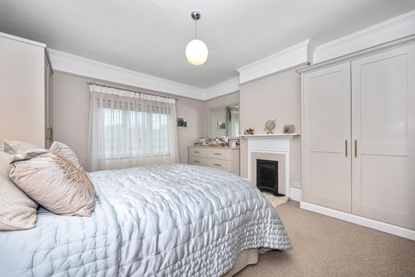 Bedroom, Fireplace, Interior, Pendant Lights