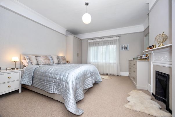 Bedroom, Fireplace, Interior, Pendant Lights