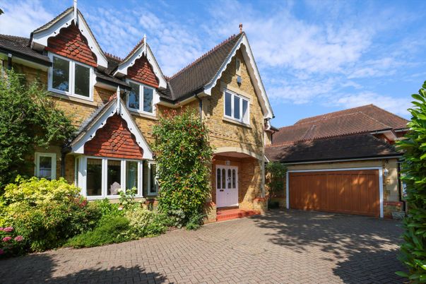 Attached, Exterior, Facade, Tudor Revival