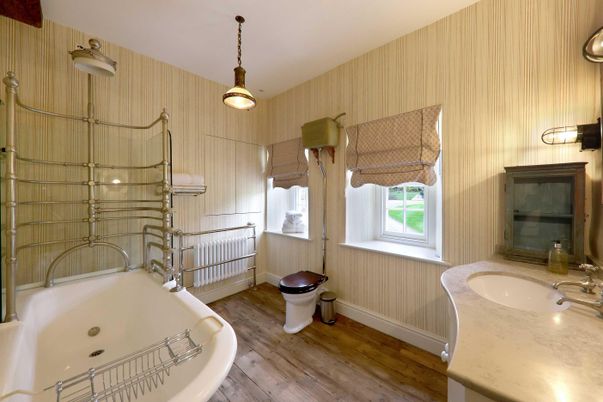 Bathroom, Interior, Pendant Lights, Wood Texture Flooring