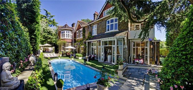Exterior, Pool