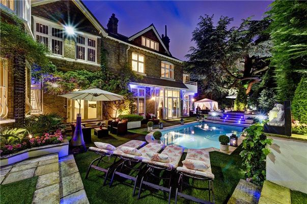 Exterior, Pool