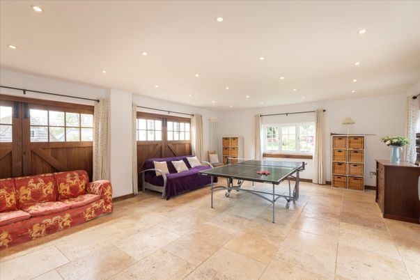 Game Room, Interior, Recessed Lighting