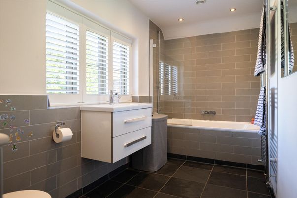 Bathroom, Interior, Recessed Lighting