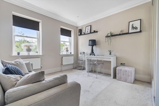 Home Office, Interior