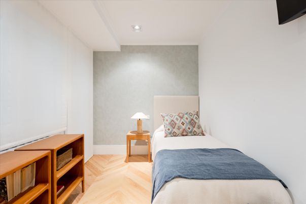 Bedroom, Interior, Recessed Lighting, Wood Texture Flooring