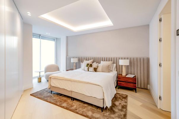 Bedroom, Interior, Recessed Lighting, Wood Texture Flooring