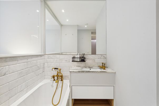 Bathroom, Interior, Recessed Lighting, Wood Texture Flooring